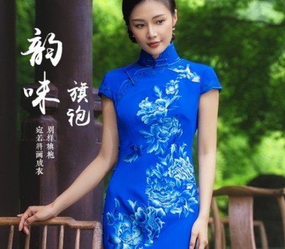 盖世红颜旗袍
