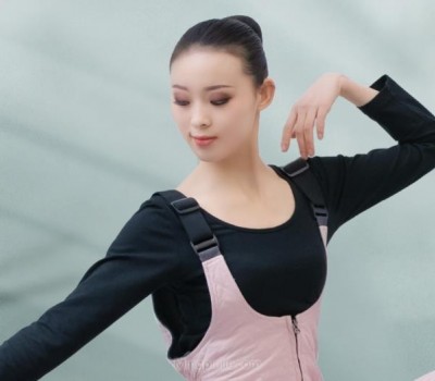 红舞鞋舞蹈鞋服