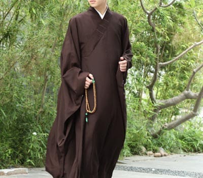 今臣服饰