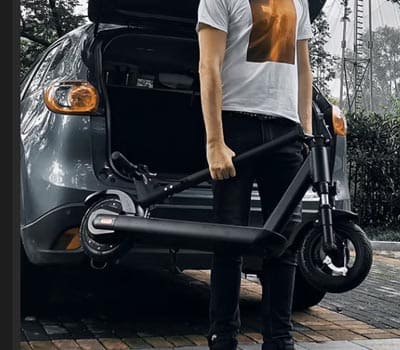 快轮电动滑板车