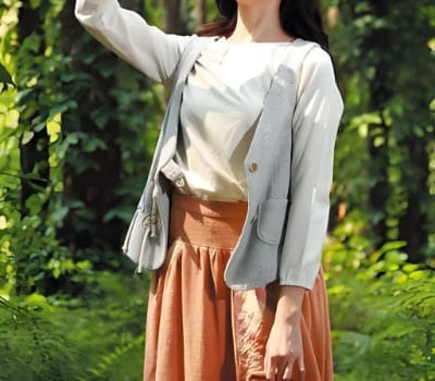 女子卉色女装